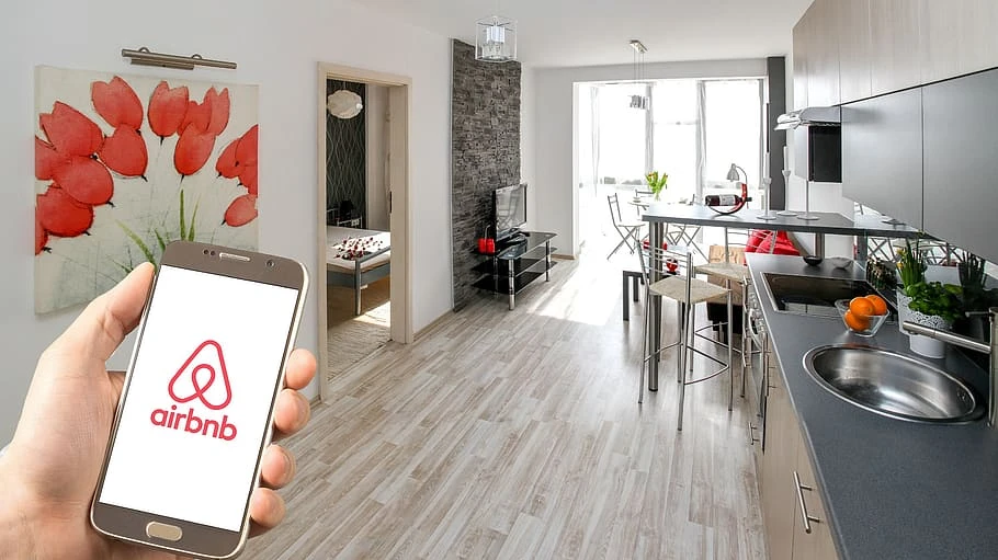 Airbnb запретил россиянам и белорусам аренду жиль по всему миру