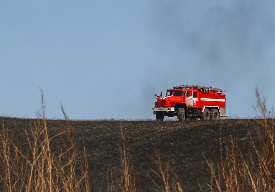 лесной пожар пожарная машина
