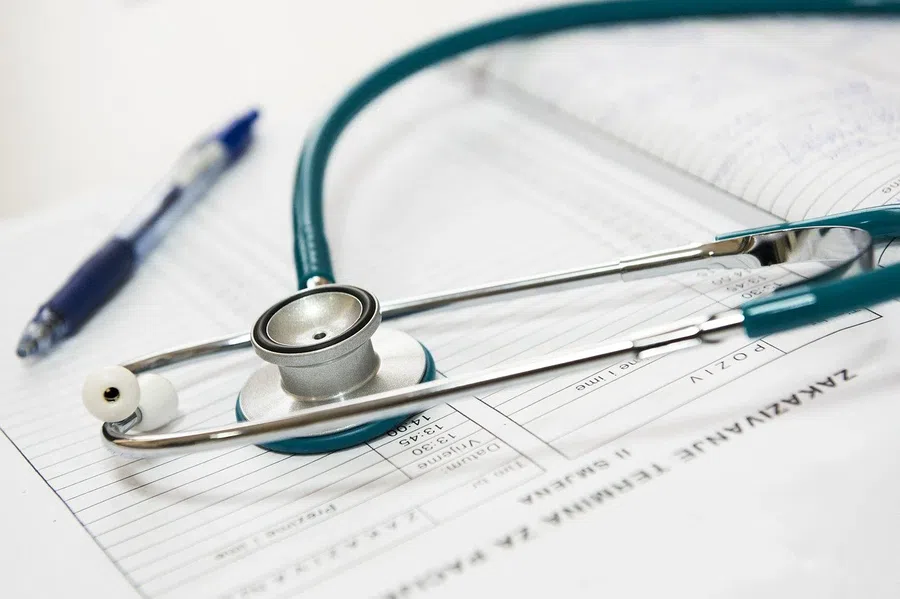Своевременно посещать врачебный кабинет необходимо для того, чтобы держать состояние своего здоровья под контролем. Фото: Pixabay.com