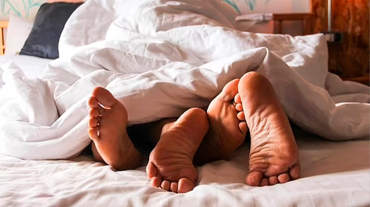 В Канаде 34-летняя женщина во время оргазма испытывает адскую боль в ноге  