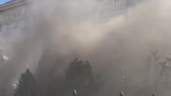 Клубы дыма мешали пройти и усложняли обстановку для москвичей. Фото: стоп-кадр с видео "Подъема"