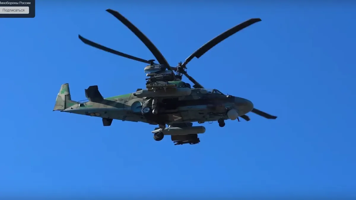 Минобороны показало видео, как штурмовая авиация уничтожает колонну бронетехники ВСУ