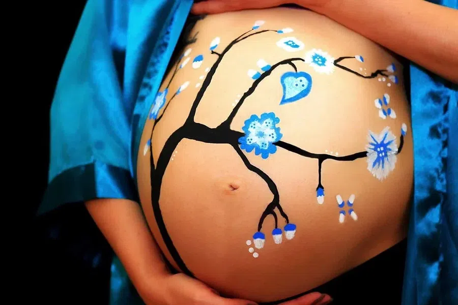 Время ЧМТ во время беременности и родов влияет на двигательные и языковые навыки ребенкапо-разному
