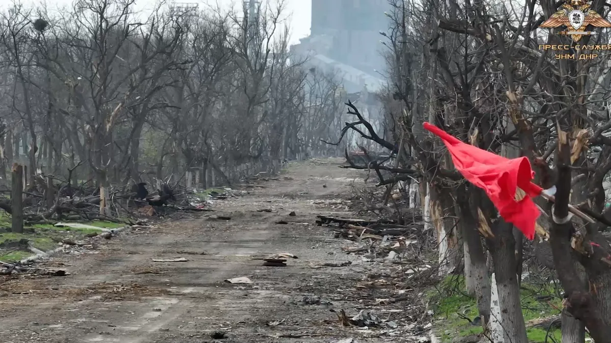 Битва за Донбасс: ЛНР ведет наступление, на «Азовстали» 20 апреля открыты коридоры тишины, кто сдается в плен в Маруиполе и почему Украина боится за Донбасс
