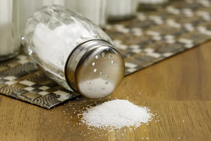 Соль провоцирует высокое давление: как контролировать прием соли, чтобы помочь сердцу