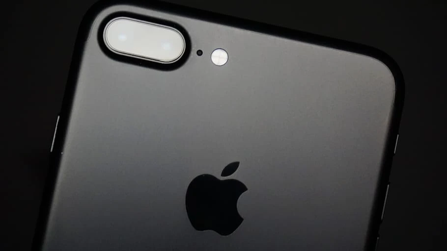 Apple впервые оштрафовали в РФ на 2 миллиона рублей. Американская компания отказалась удалять данные российских владельцев айфонов