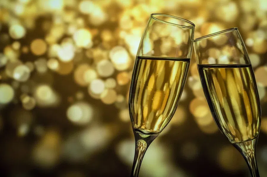 Запреты для православных христиан в Новый год 31 декабря: можно ли выпить шампанское