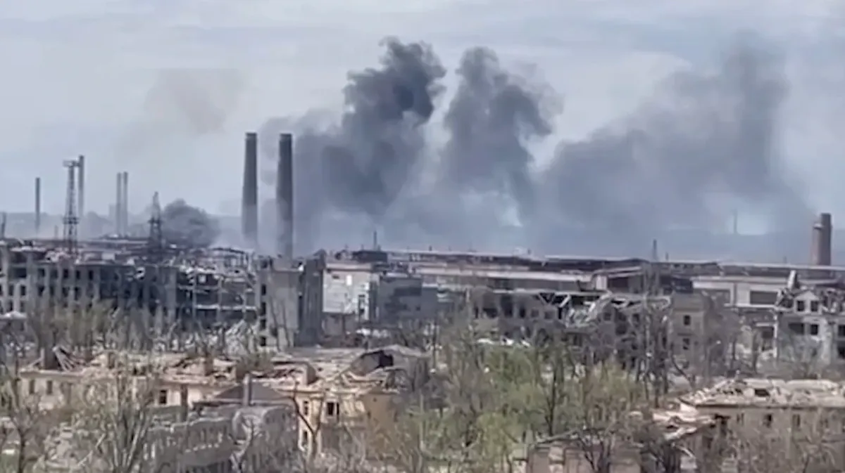 Российские военные начали уничтожать боевиков Азова* из-за нарушения режима тишины. На «Азовстали» укрываются еще 200 гражданских