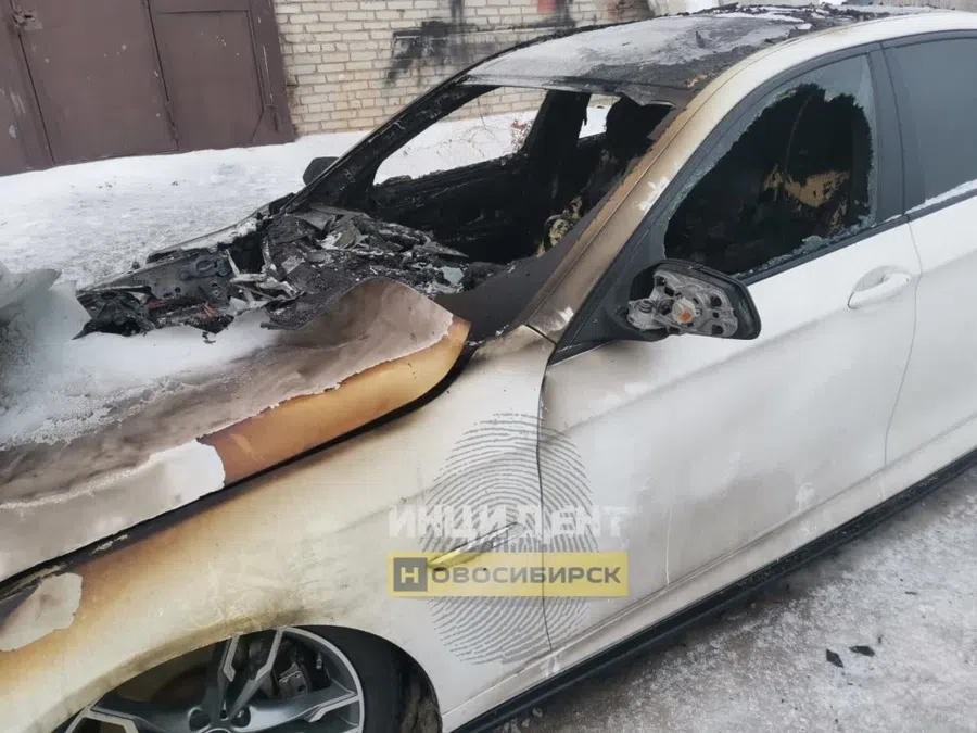 Массовая драка в клубе «Вдали от жен и мужей» под Новосибирском закончилась поджогом BMW