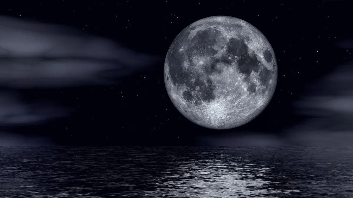 Полнолуние в апреле 2022 года: используем мощь Луны 16 апреля для исполнения заветного желания. Три старинных ритуала для реализации мечты