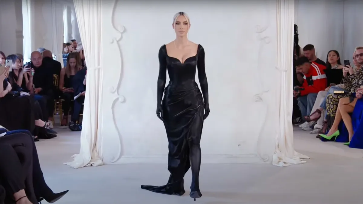 Balenciaga-2022: фото и видео с показа высокой моды в Париже – Николь Кидман, Рената Литвинова, Ким Кардашьян и другие селебрити