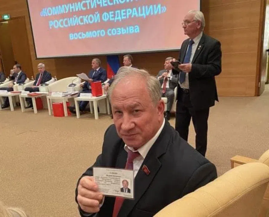 Депутата-коммуниста Рашкина лишили водительских прав на полтора года после инцидента с убитым лосем
