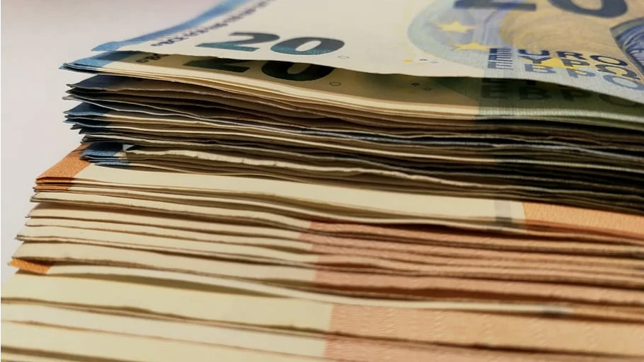 Сбербанк прекратил все валютные переводы с 7 апреля