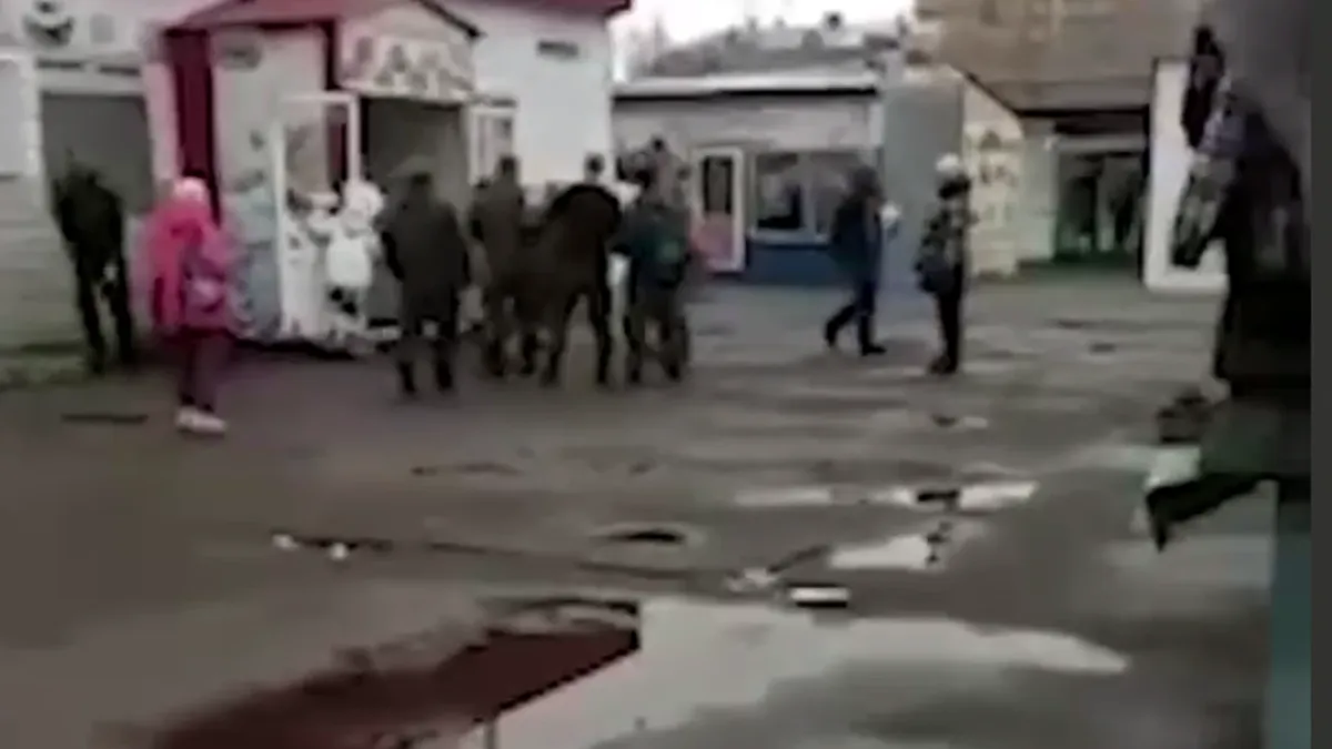 В Омске подралась толпа пьяных мобилизованных россиян 