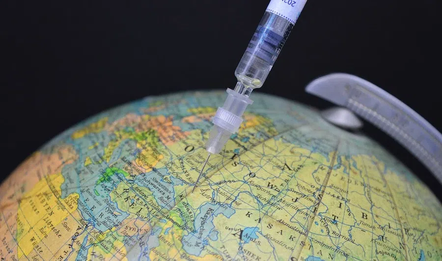 По каким признакам понять, что уже нужна ревакцинация: когда и какую вакцину ставить вакцинированным от коронавируса россиянам 