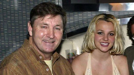 Отец Бритни Спирс требует с нее $2 млн за отказ от опеки