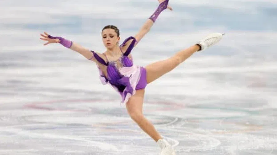 Российская фигуристка Камила Валиева лидирует после исполнения короткой программы на Олимпиаде в Пекине