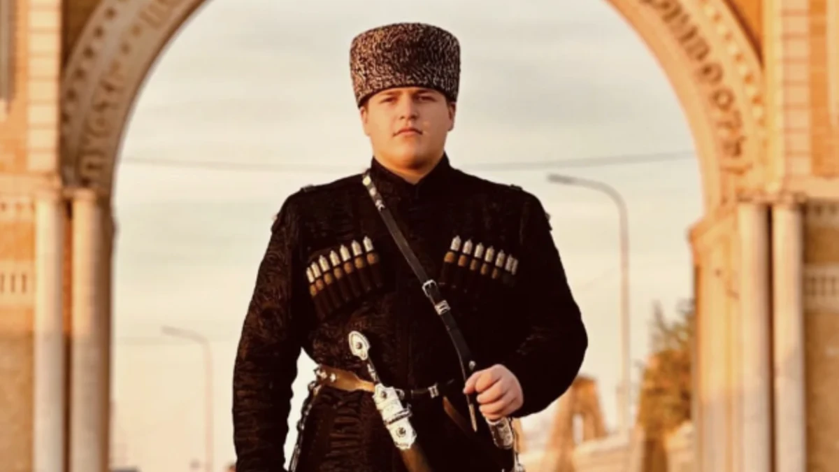 «Золотой пистолет и медаль» Какие награды и звания есть у Адама Кадырова - какую должность занимает 15-летний сын главы Чечни