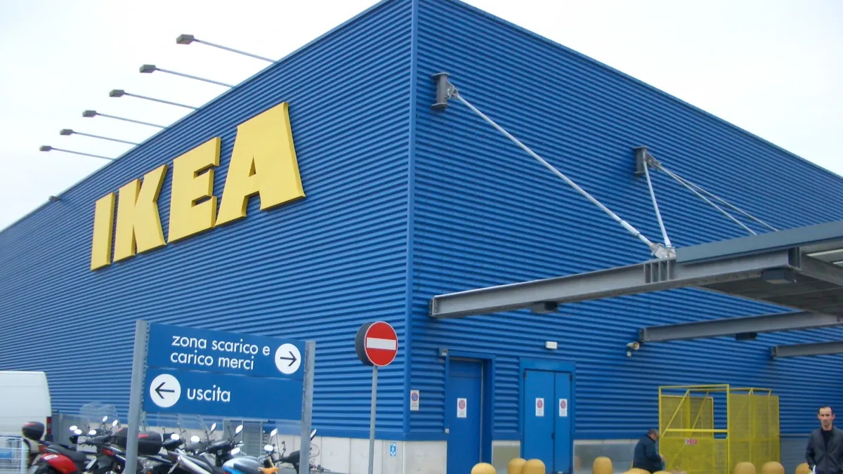 IKEA запустила электронную очередь для покупок на распродаже. Личный кабинет пользователям по-прежнему недоступен