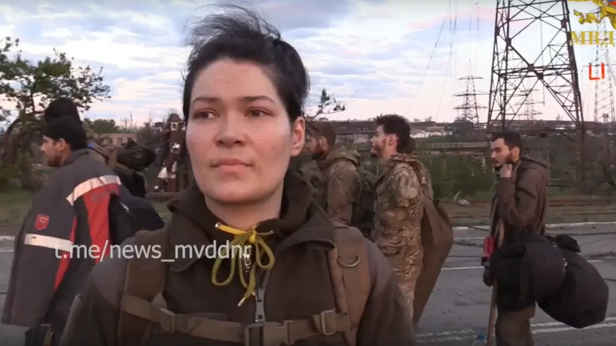 Видеохроника «Азовсталь. Азов* сдался»: У военного химика Тамары Мирошниковой снаряд разбомбил машину и, прослужив с 2018 года в ВСУ, она сдалась в плен – одна из 959 украинских военных 