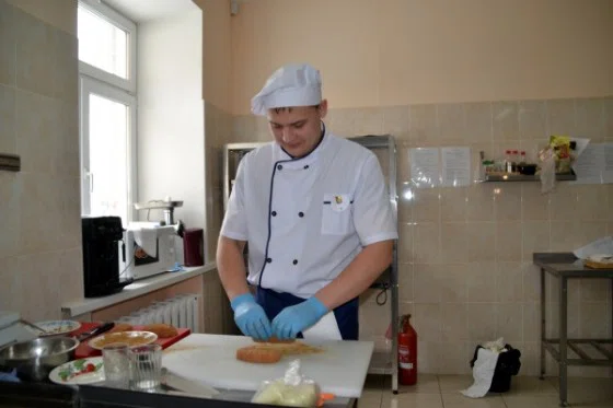 Александр Гареев учится на технолога, в будущем планирует работать в престижном ресторане