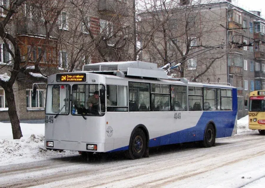 СК проверяет бьющие током новосибирские троллейбусы: Получившие разряд пассажиры попадают в больницу