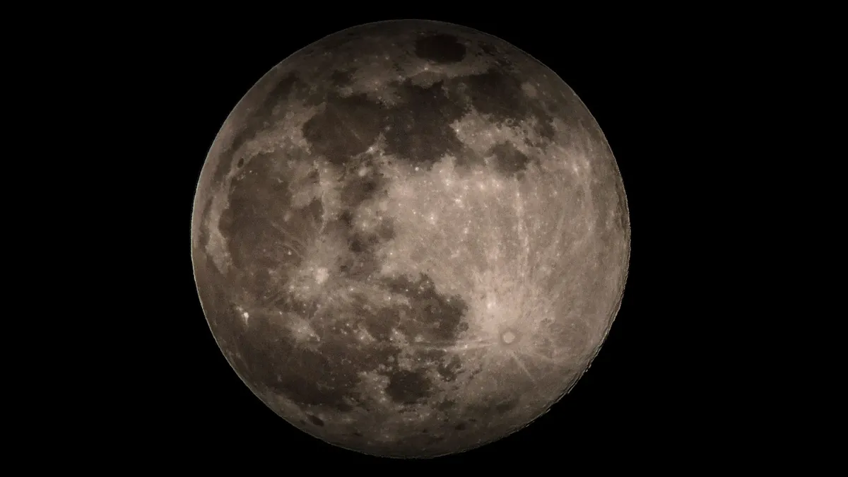 В июле луна будет огромной. Фото: pxfuel.com