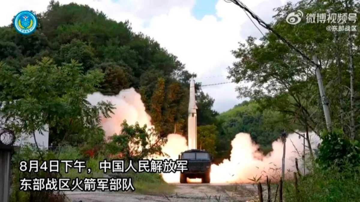 Китай запускает ракеты в сторону Тайваньского пролива в ходе учений после визита Нэнси Пелоси. Фото: Еdition.cnn.com