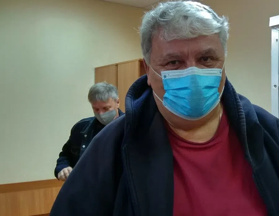 Ревакцинации против коронавируса требует от ЦГБ Бердска поставивший прививку полгода назад известный адвокат Юрий Миронов