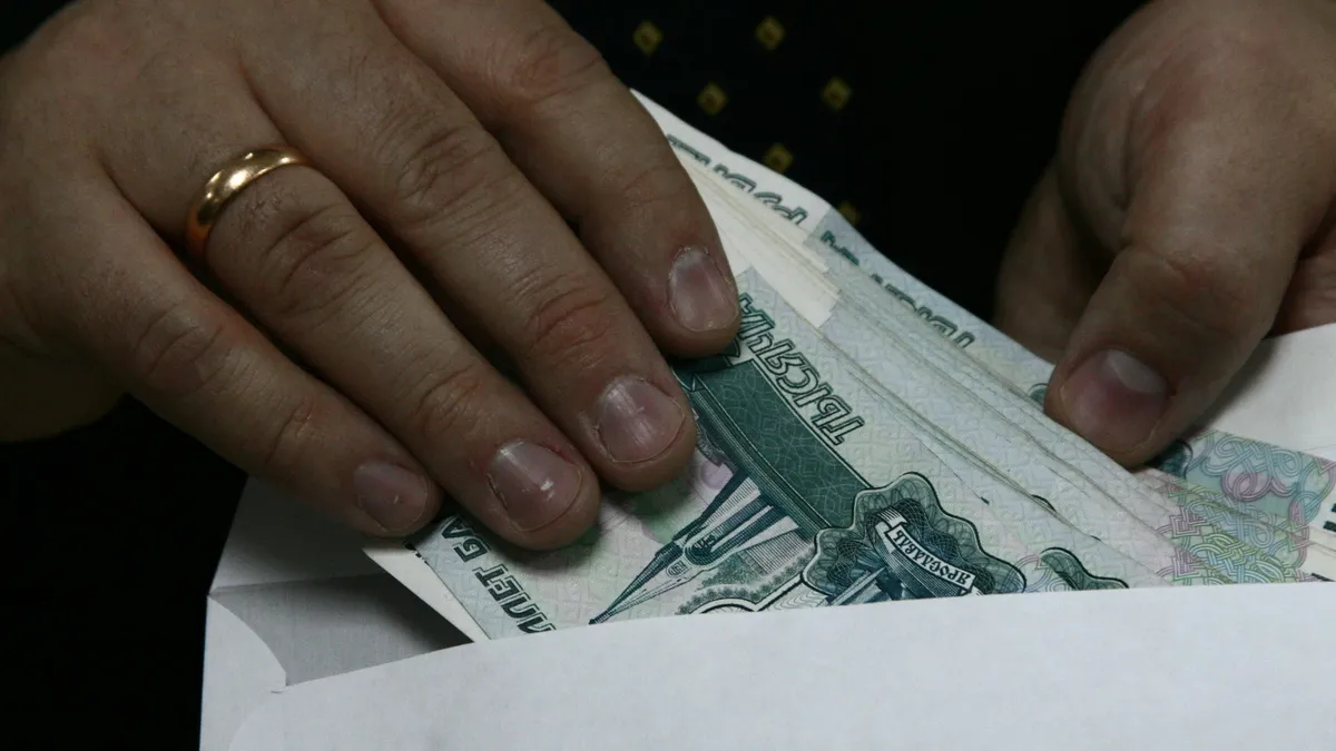 По 7200 рублей могут получать доплату к пенсии некоторые категории россиян: ПФР рассказал, за какой стаж положена денежная прибавка
