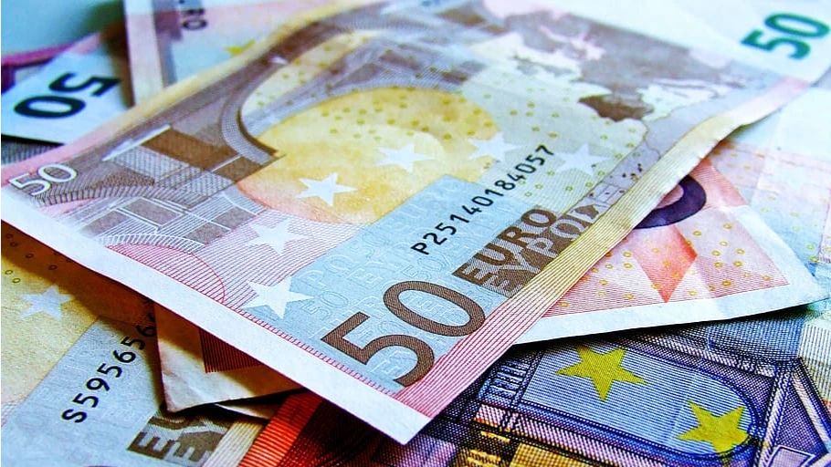 Санкции заморозили в Евросоюзе – 23 млрд евро, в США -100 млрд долларов российских активов ЦБ 