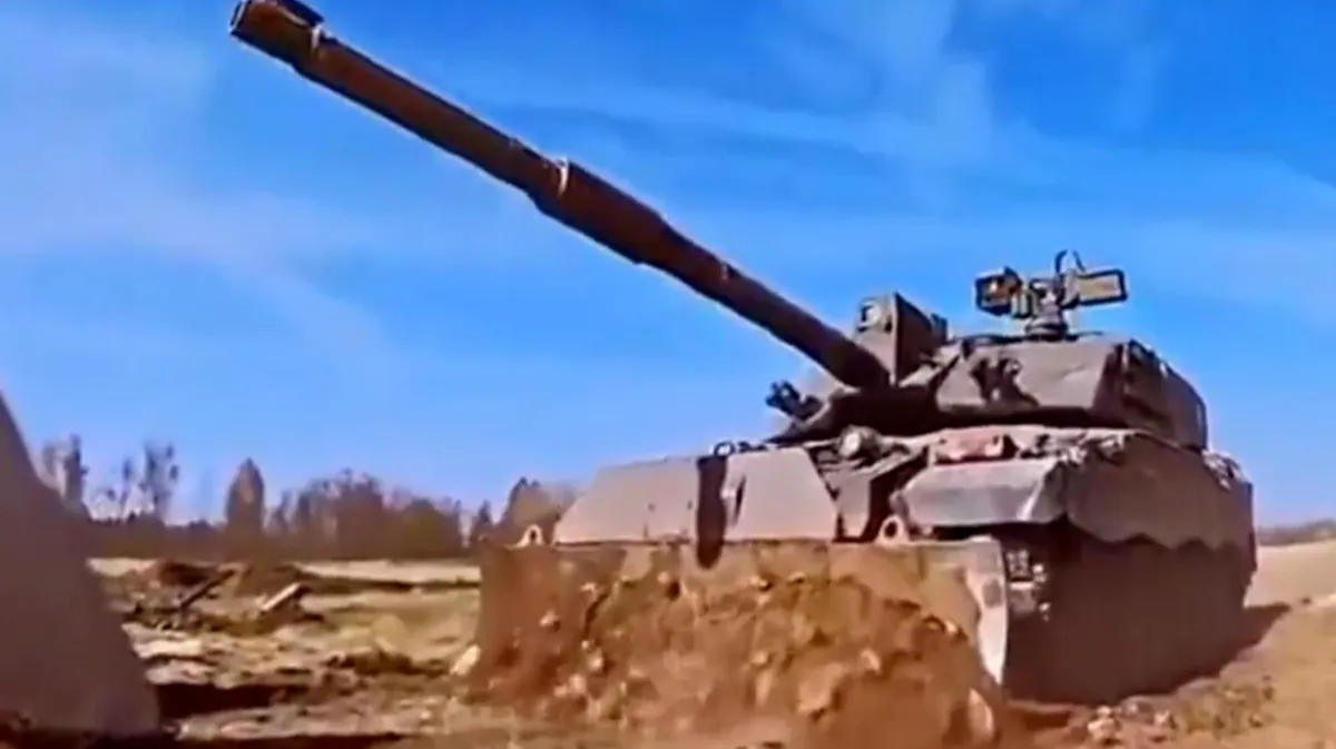ВСУ научились преодолевать российские бетонные укрепления «зубы драконы» с помощью британских танков - видео