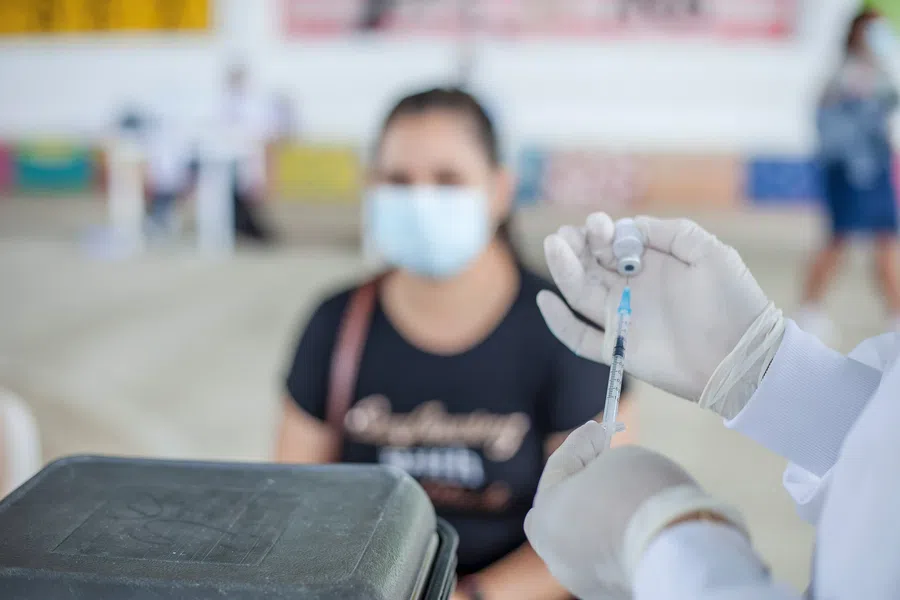Минздрав утвердил новый перечень противопоказаний для вакцинации от коронавируса