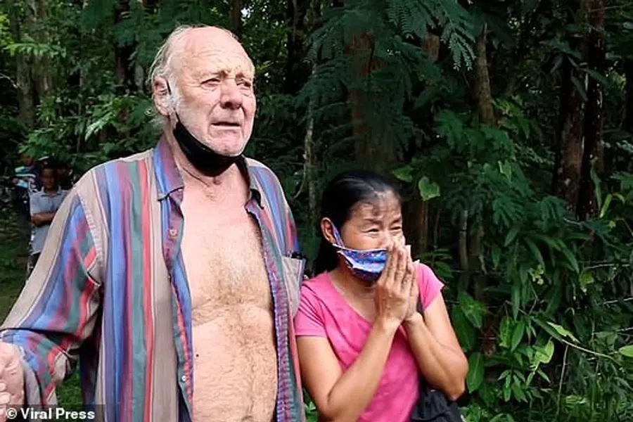 72-летний  пенсионер выжил после трех суток в джунглях Таиланда: пил дождевую воду из луж. Смотрите видео
