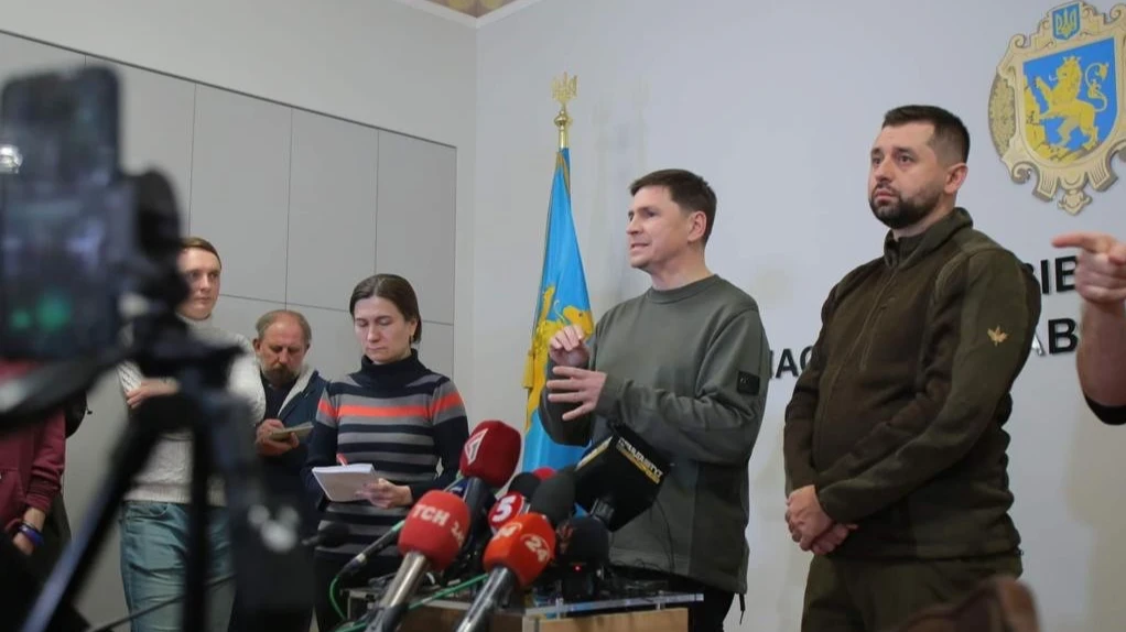  «Путин и Зеленский встретятся после битвы за Донбасс». Михаил Подоляк заявил, что «Украина готова к большим сражениям» - на это уйдет три недели