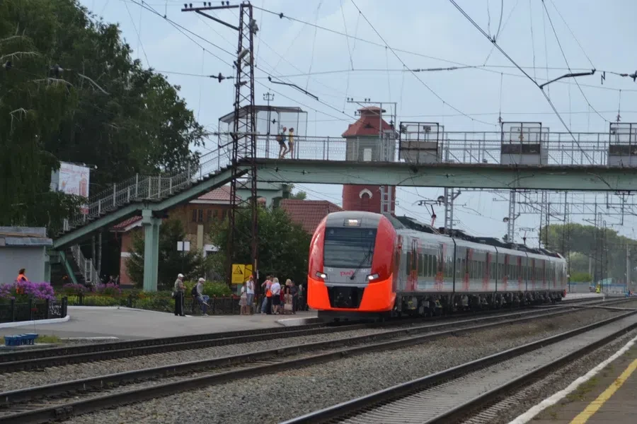  Через вокзал в Бердске проходят десятки электричек — в Новосибирск и в сторону Черепанова