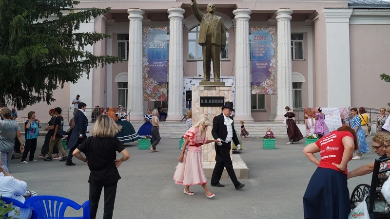В Бердске проходит мастер-класс по мазурке. Фото: svidetel24.info