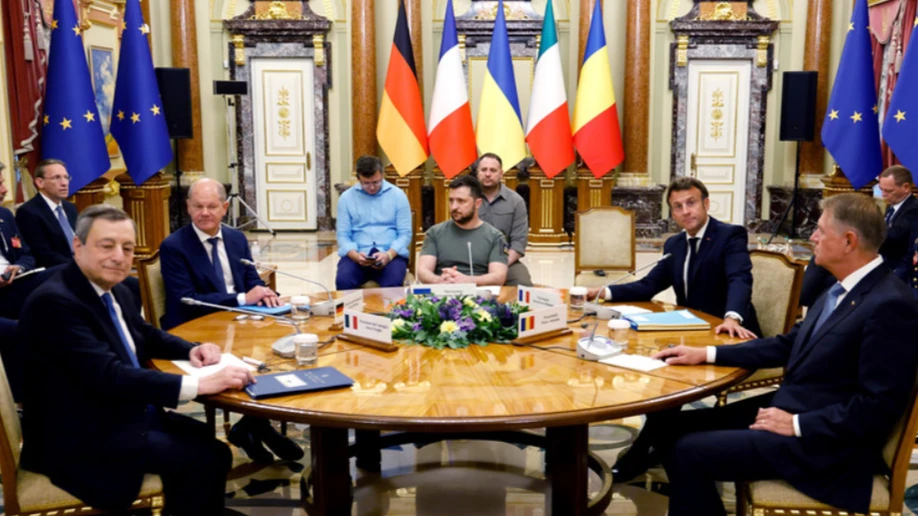 Франция, Германия, Италия и Румыния выступили за немедленное предоставление Украине статуса кандидата в члены Евросоюза