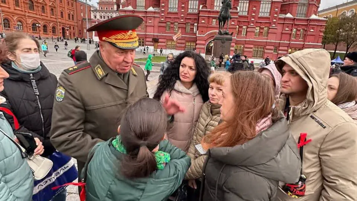 7 ноября в Москве родные мобилизованных встретились с депутатом Госдумы Соболевым. Фото: t.me/ostorozhno_novosti