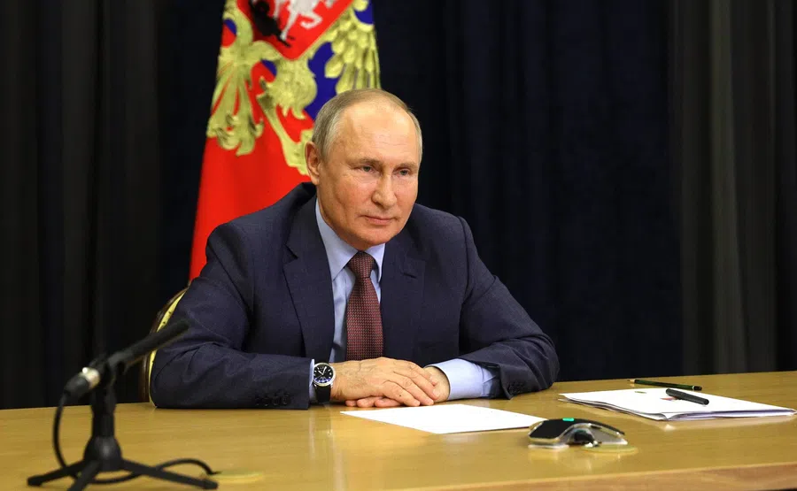 Путин приказал еще больше помогать бедным и мониторить доходы малоимущих россиян