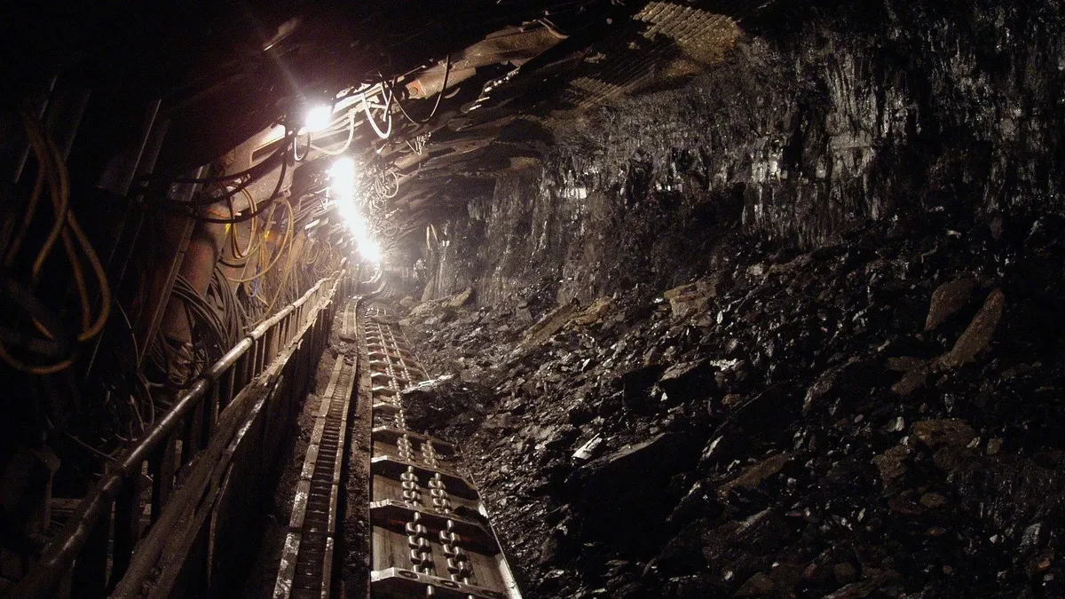 На шахте в Кузбассе из-за обрушения горной породы погиб человек