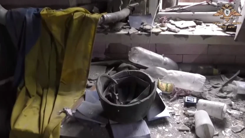 Российским военным помогли трофейные каски. Фото: скриншот с видео НМ ДНР