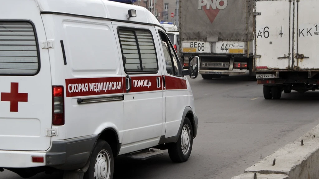 В Новосибирске из окна пятого этажа выпала 2-летняя девочка 