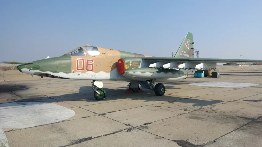 Россия использовала на Украине штурмовики Су-25СМ3 вместе с «яйцами жизни» 