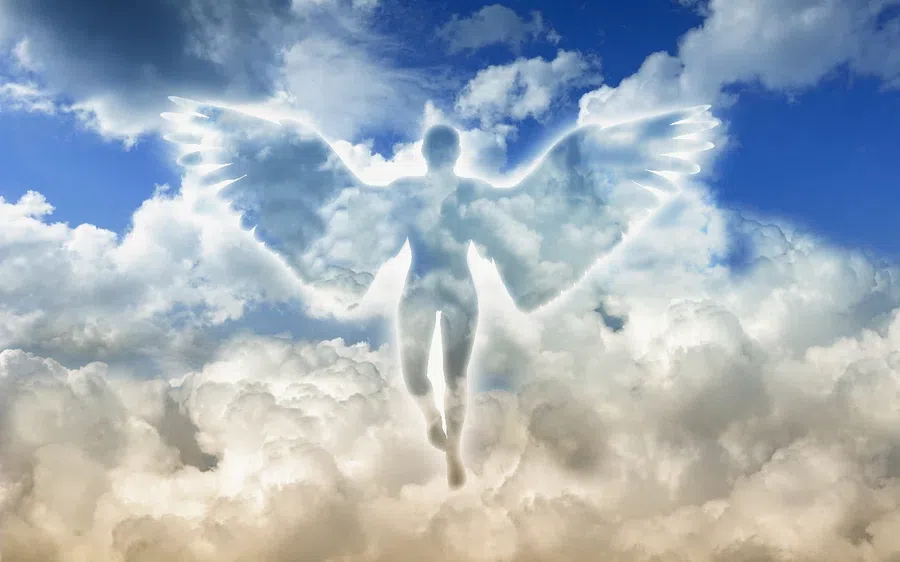 Считается, что в этот день каждый верующий может попросить помощи у ангела. Фото: Pxfuel.com