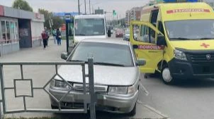 В Бердске в ДТП с маршруткой на Микрорайоне погиб 68-летний водитель 
