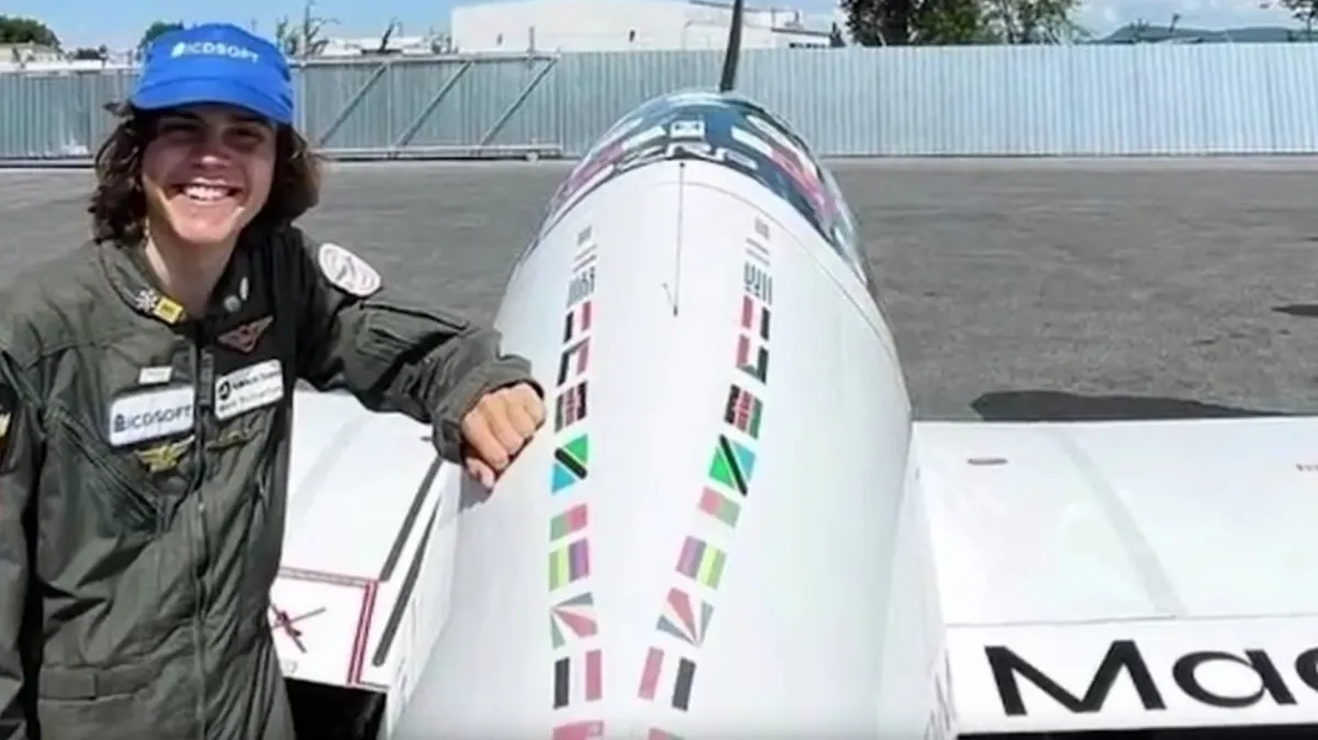 Бельгийский подросток облетел всю планету за 5 месяцев на легкомоторном самолете