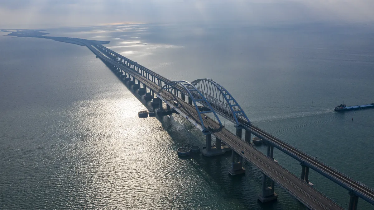 ВСУ выбрало целью номер один Крымский мост. Фото: Росавтодор