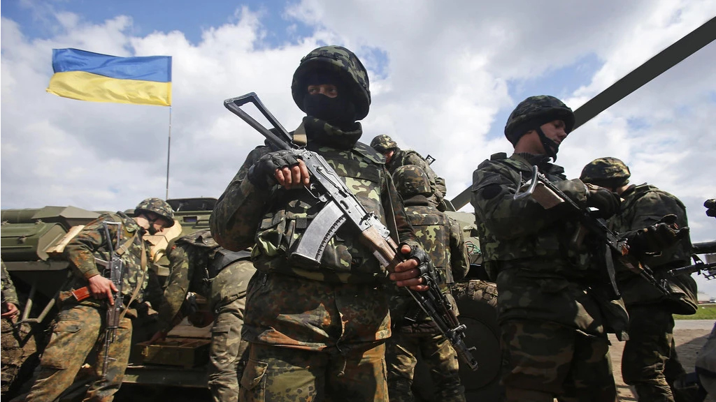 «Украинцы не поняли, кто настоящий оккупант» В Харькове польские наемники тащат огнетушители и видеонаблюдение из помещений, которые они захватили во время военных действий 