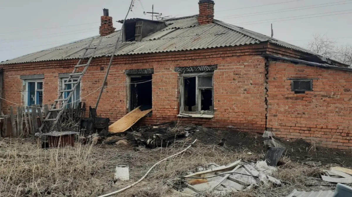 В Новосибирской области отправили в колонию-поселение отца троих детей, которые сгорели при пожаре – мужчина был пьян и не смог спасти наследников